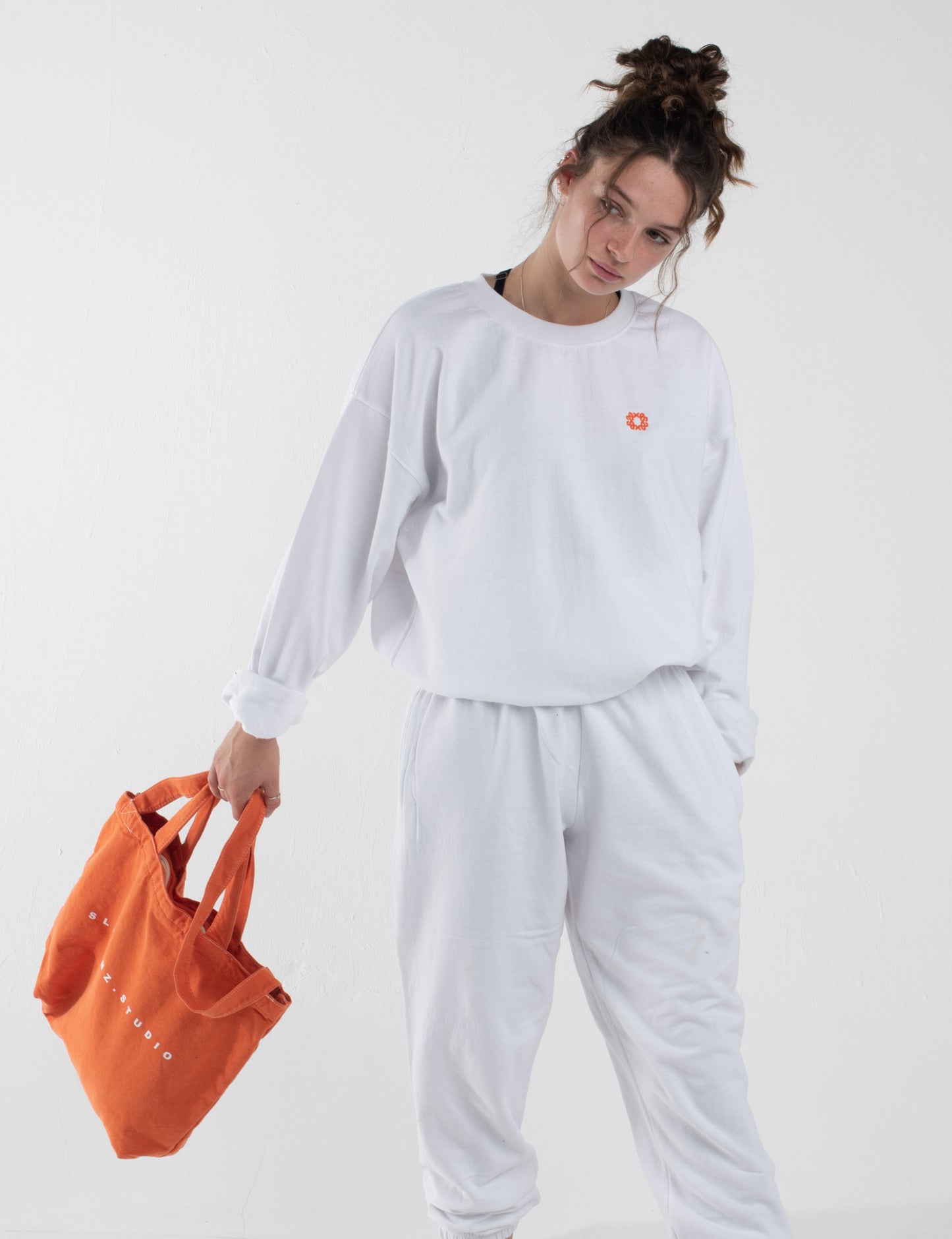 SS LOGO unisex white sweatshirt